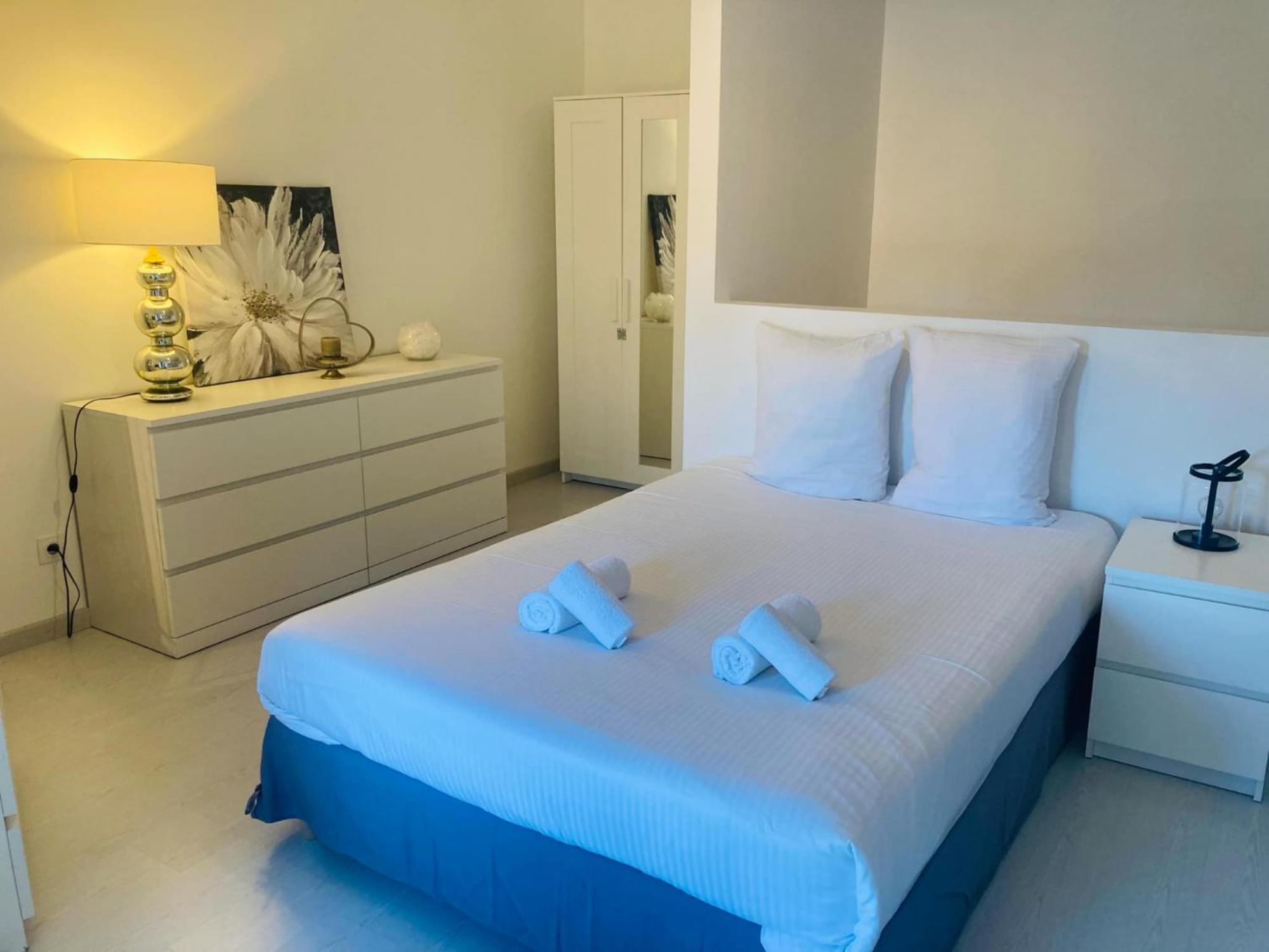 C’est Maison Bleue