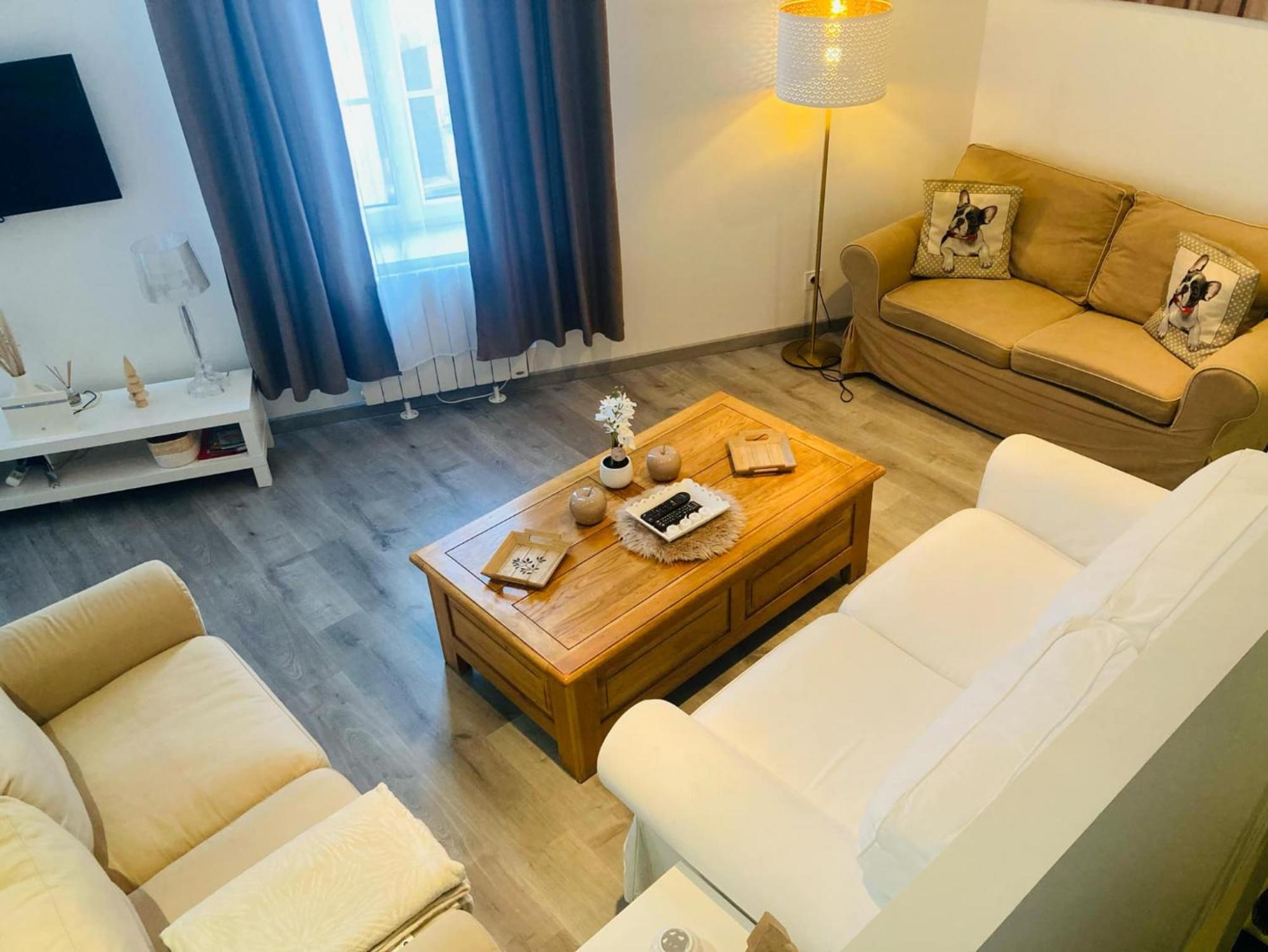 C'est Maison Bleue Apartment